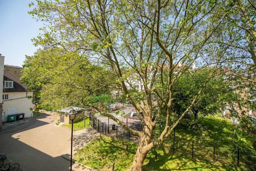 Charming 2 Bedroom Flat In The Heart Of Kings Cross, Лондон Экстерьер фото
