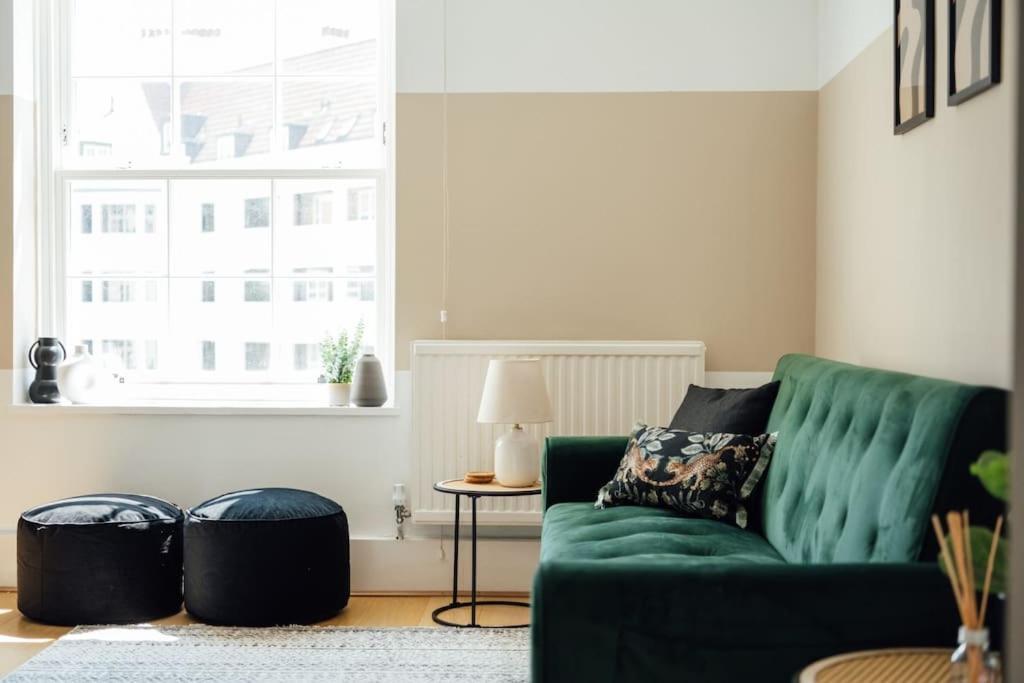 Charming 2 Bedroom Flat In The Heart Of Kings Cross, Лондон Экстерьер фото