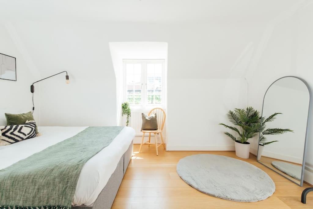 Charming 2 Bedroom Flat In The Heart Of Kings Cross, Лондон Экстерьер фото