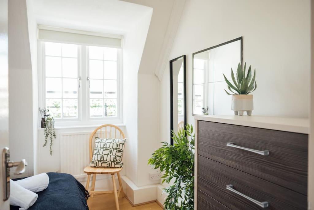 Charming 2 Bedroom Flat In The Heart Of Kings Cross, Лондон Экстерьер фото