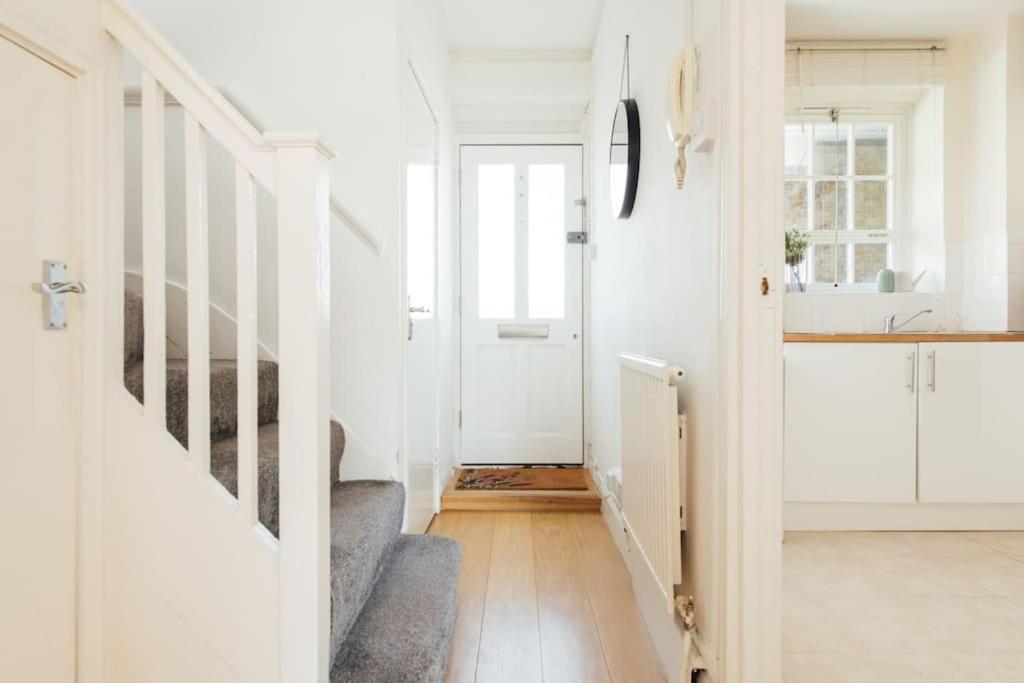 Charming 2 Bedroom Flat In The Heart Of Kings Cross, Лондон Экстерьер фото