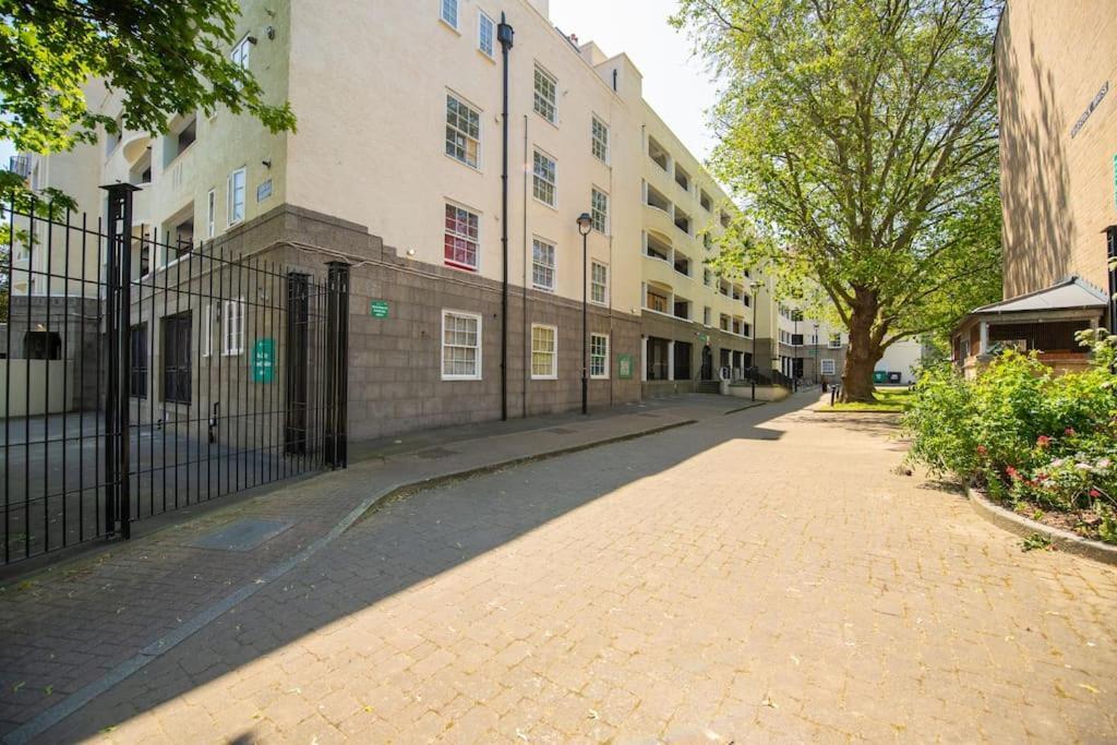 Charming 2 Bedroom Flat In The Heart Of Kings Cross, Лондон Экстерьер фото