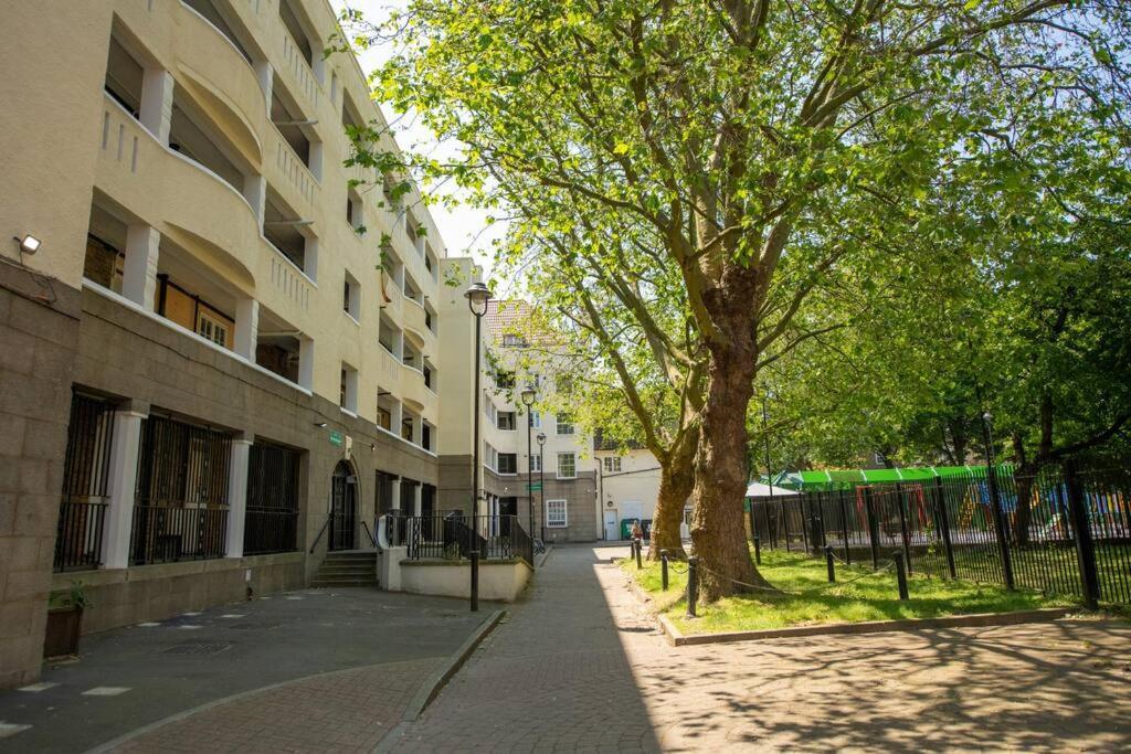 Charming 2 Bedroom Flat In The Heart Of Kings Cross, Лондон Экстерьер фото